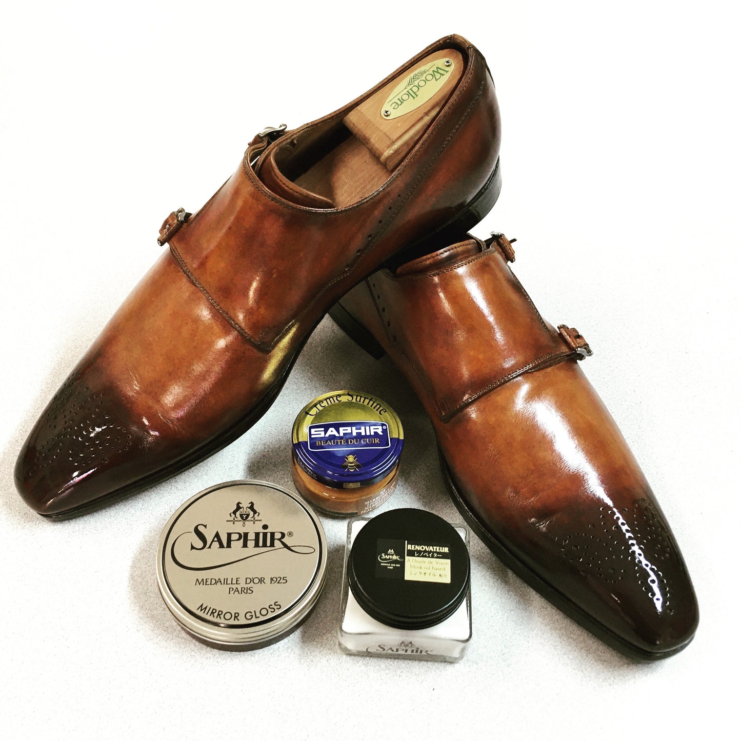 Men's Shoe Recondition & Professional Mirror Gloss Shine Service